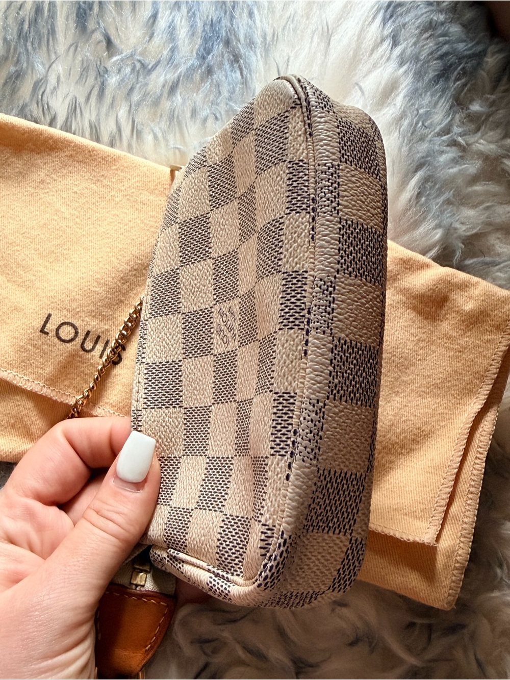 Louis Vuitton Damier Azur Mini Pochette Accessoires - Picture 8 of 16